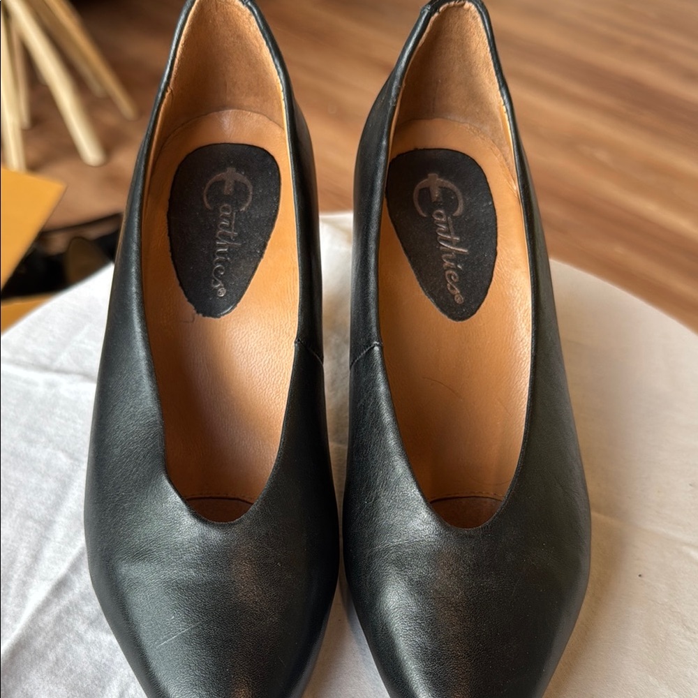 Earthies Black Leather Flats with Rounded Toe